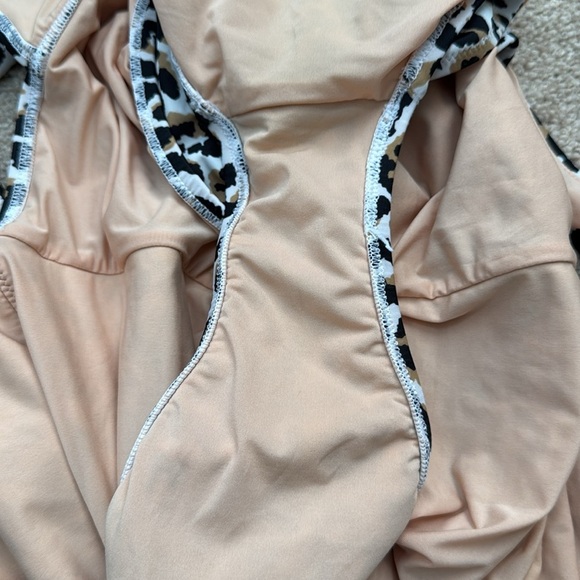 J. Crew Factory Plunge V Neck Cheetah Animal Print One Piece Swimsuit Size XL - Picture 10 of 10